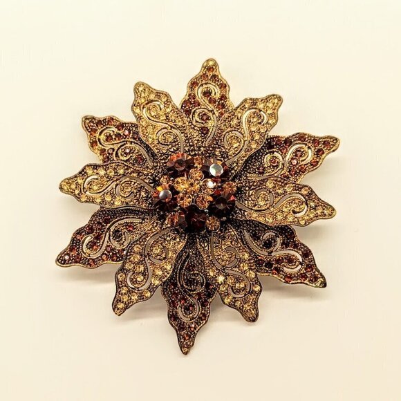 Vintage Tasha Golden Crystal Filigree Flower Pin Brooch - Picture 2 of 5